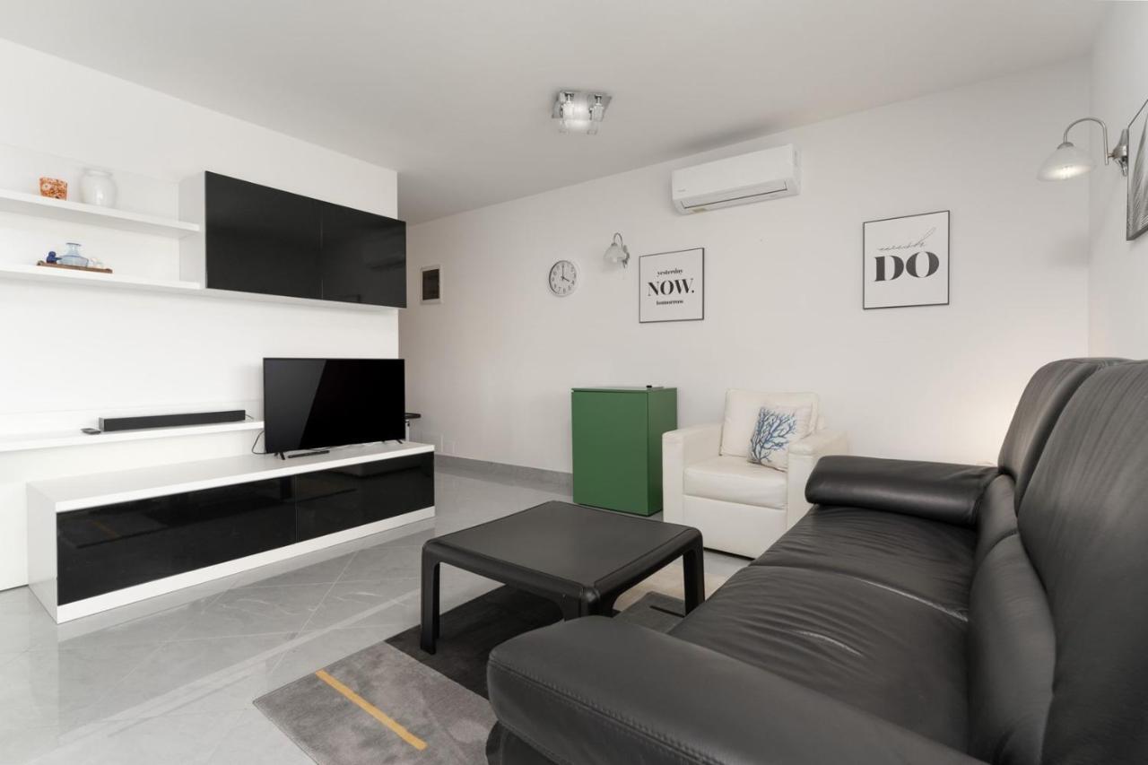 Apartment Sky By Seeadria Agency Novigrad Istria Buitenkant foto