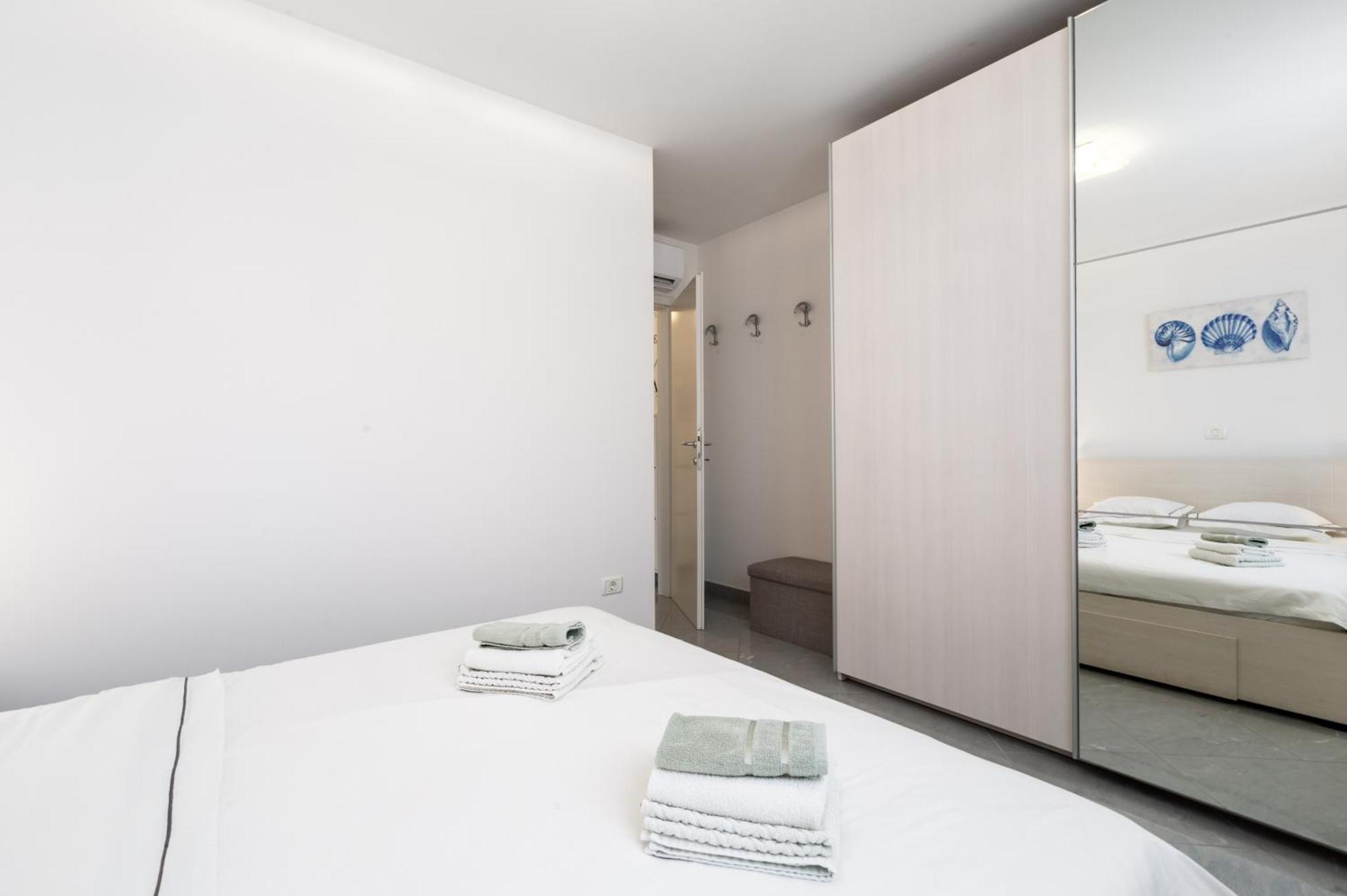 Apartment Sky By Seeadria Agency Novigrad Istria Buitenkant foto